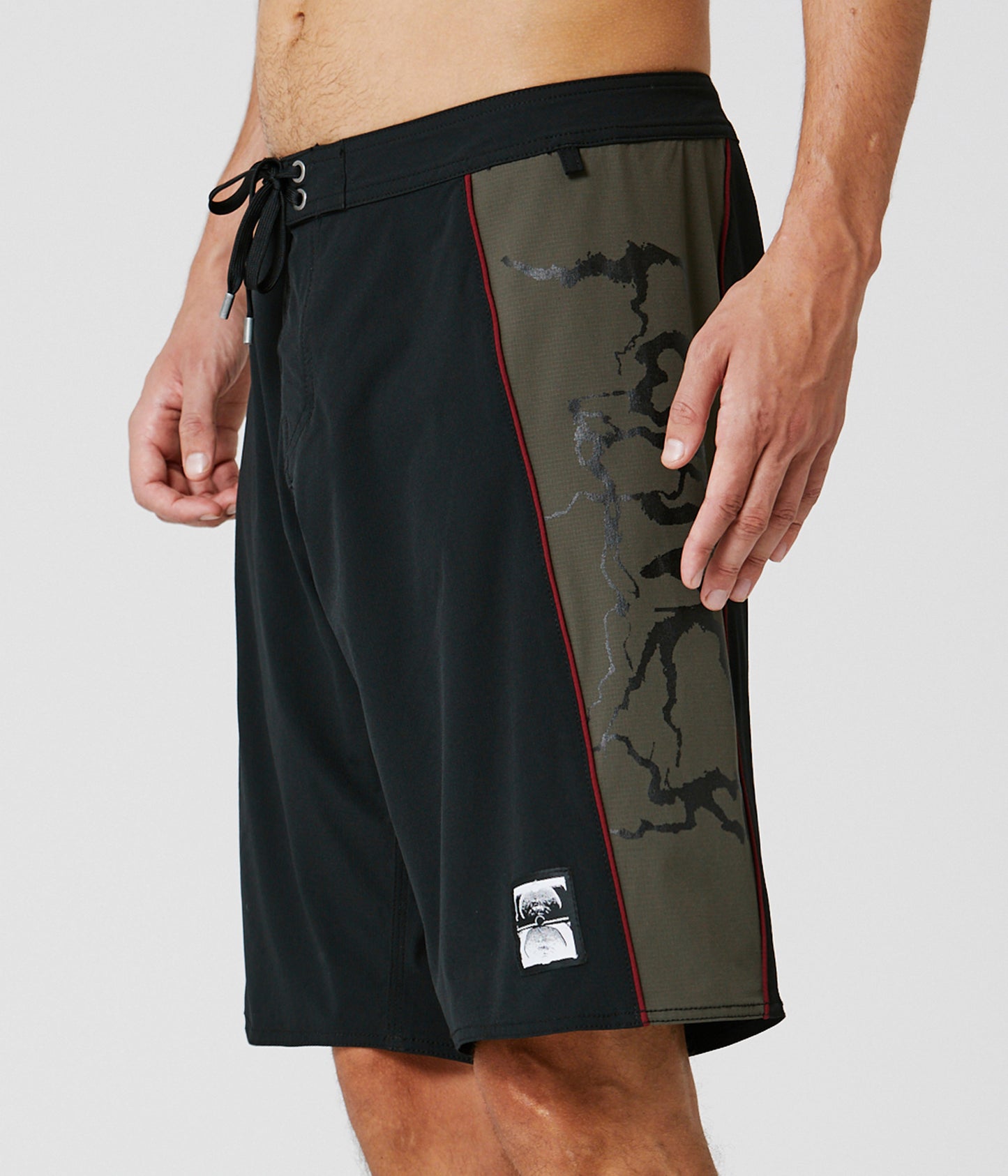 VOID TREMOR 20' TRUNK - BLACK ARMY RED