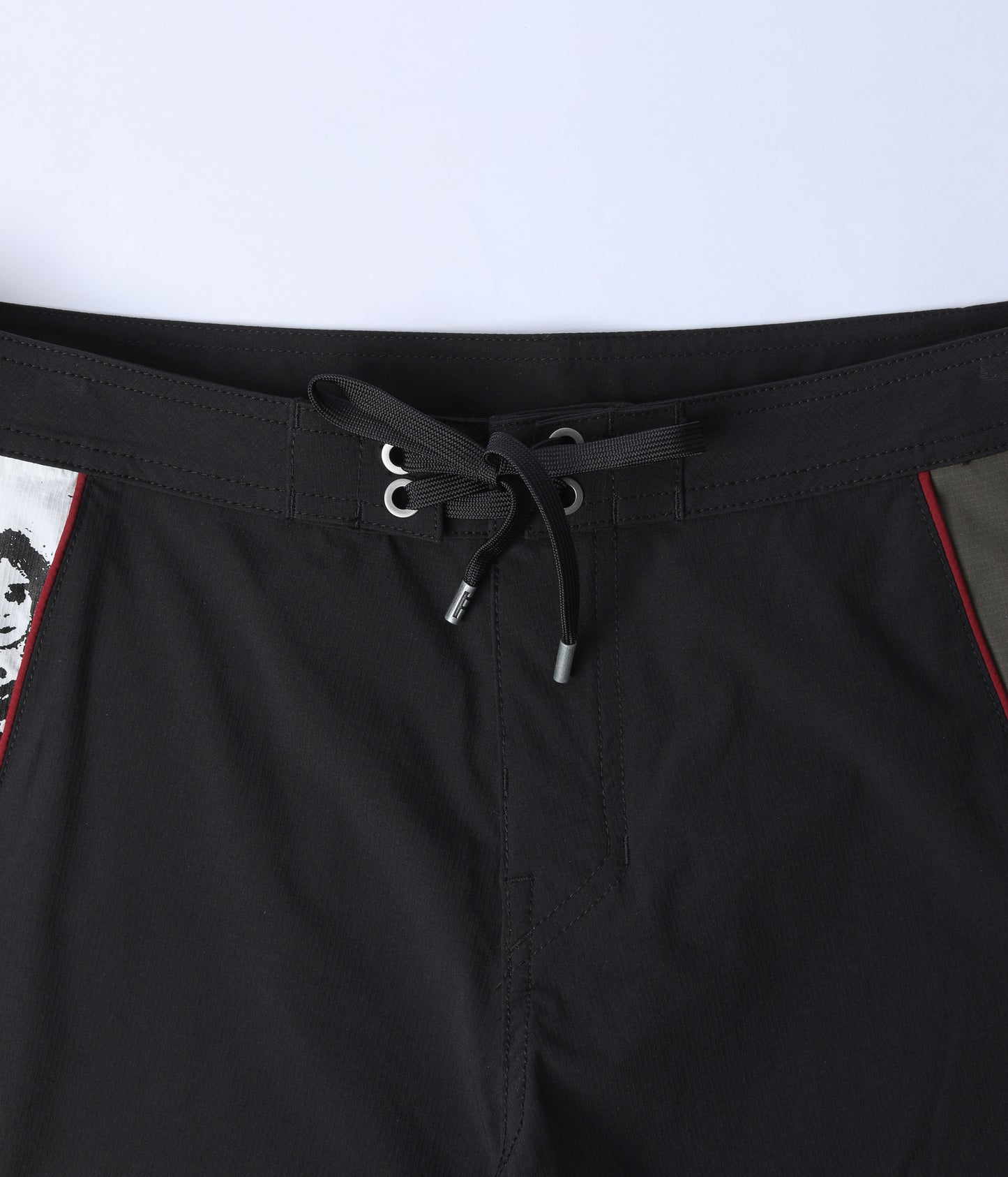 VOID TREMOR 20' TRUNK - BLACK ARMY RED