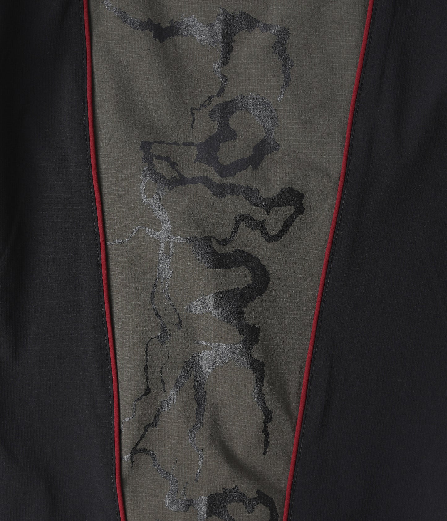 VOID TREMOR 20' TRUNK - BLACK ARMY RED