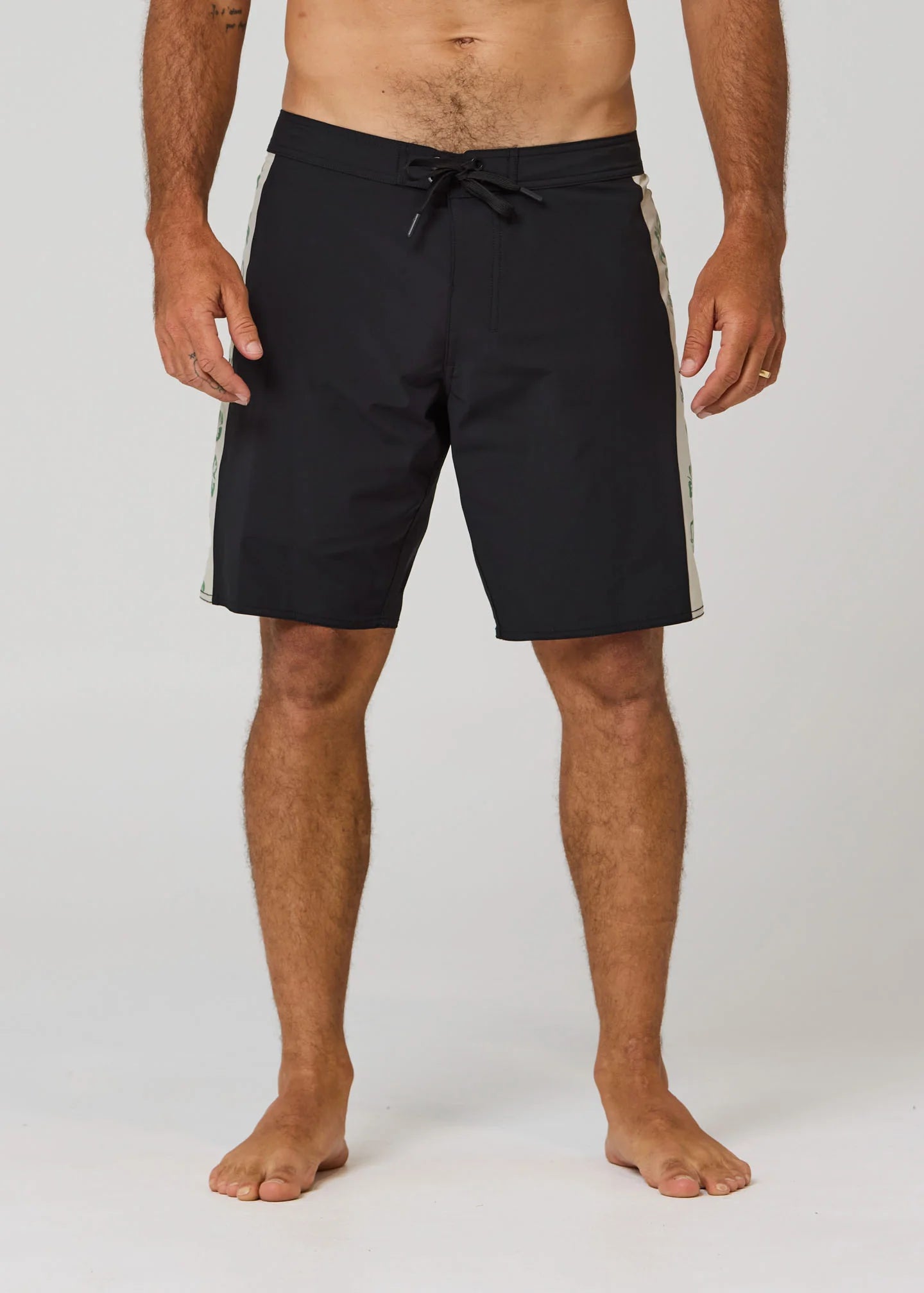 Disclosure 19" Wallflower Trunk - Black/Bone