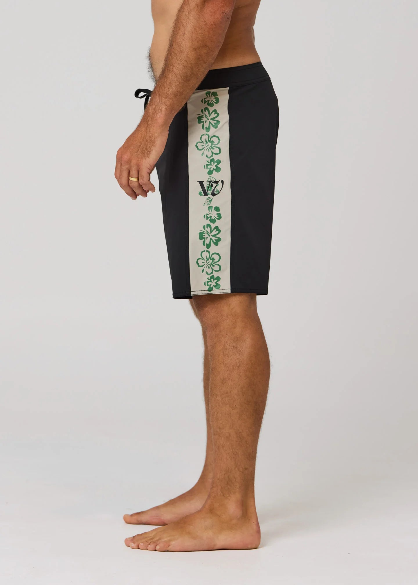 Disclosure 19" Wallflower Trunk - Black/Bone