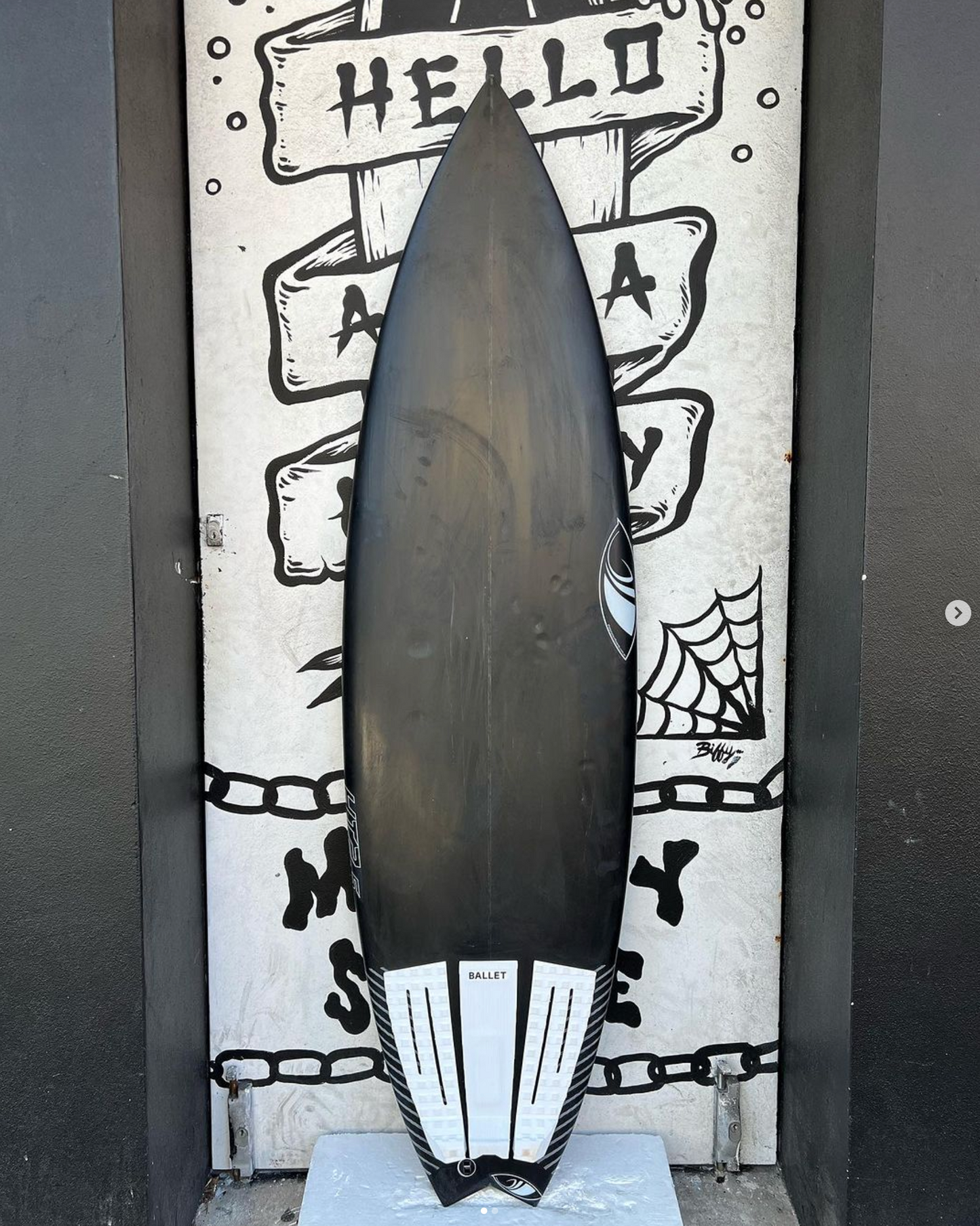 USED - 5'10 1/2 SHARPEYE HT 2.5 (29L)