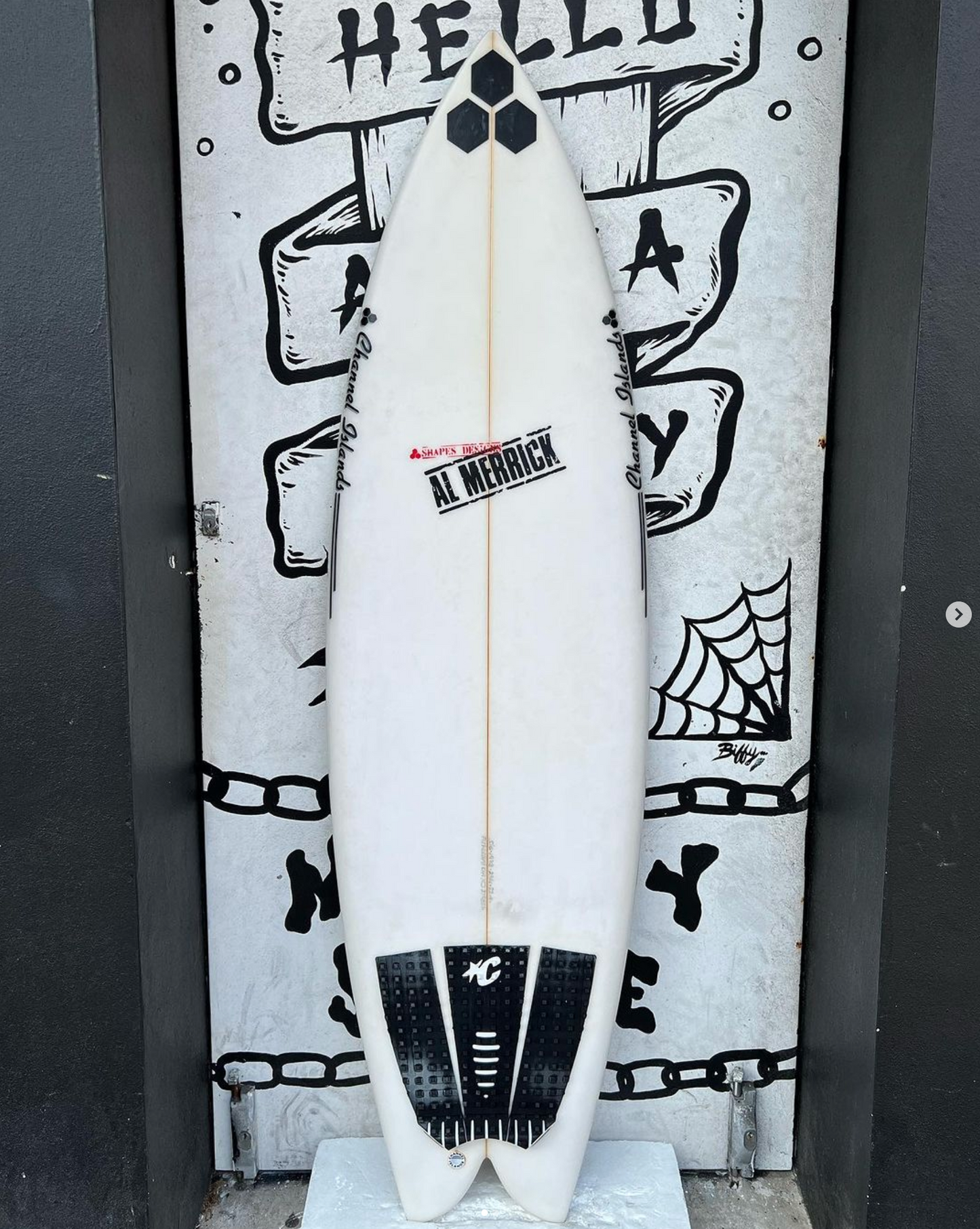 USED - 5'10 FISHBEARD (32.4L)
