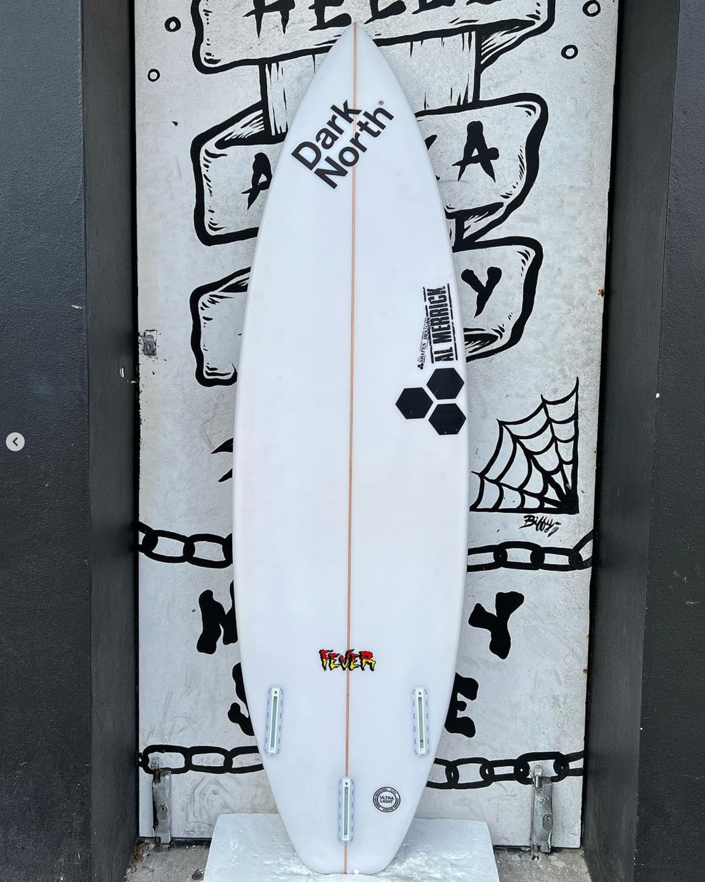 USED - 5'9 FEVER (24.7L)