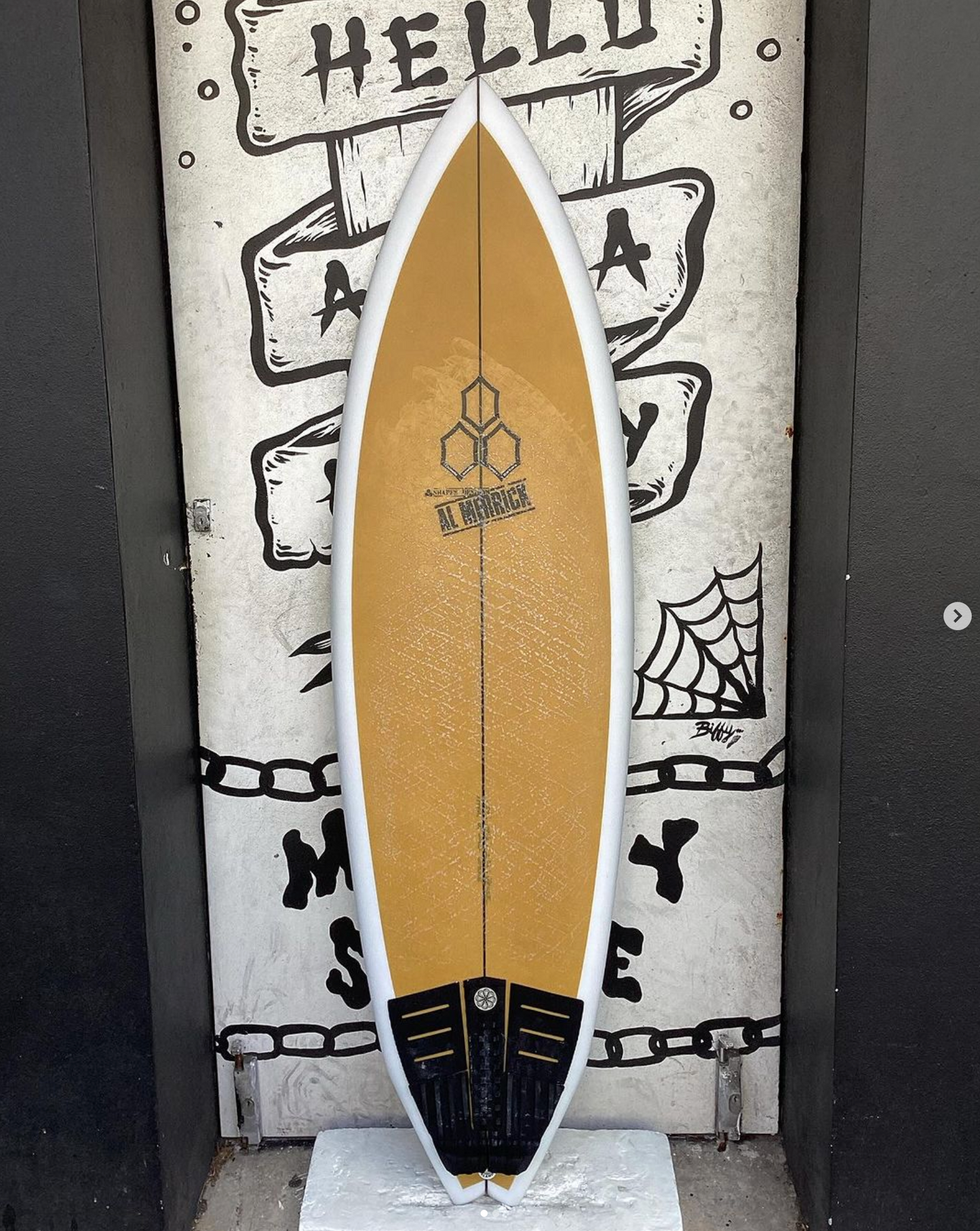 USED - 5'9 MTF ALTERED 30L (FINS INCLUDED)