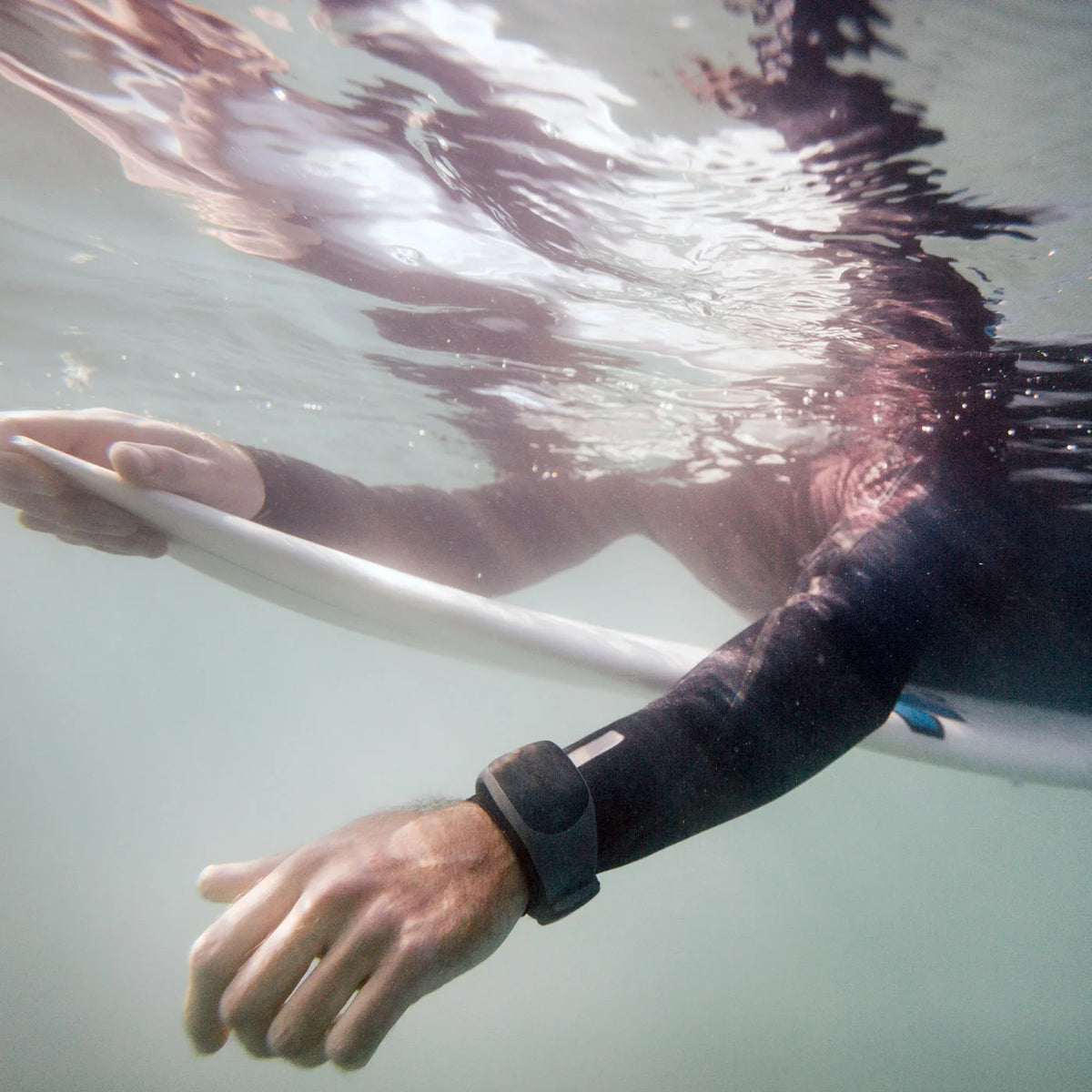 Sharkbanz 2.0 Wearable Shark Deterrent - Midnight/Bimini