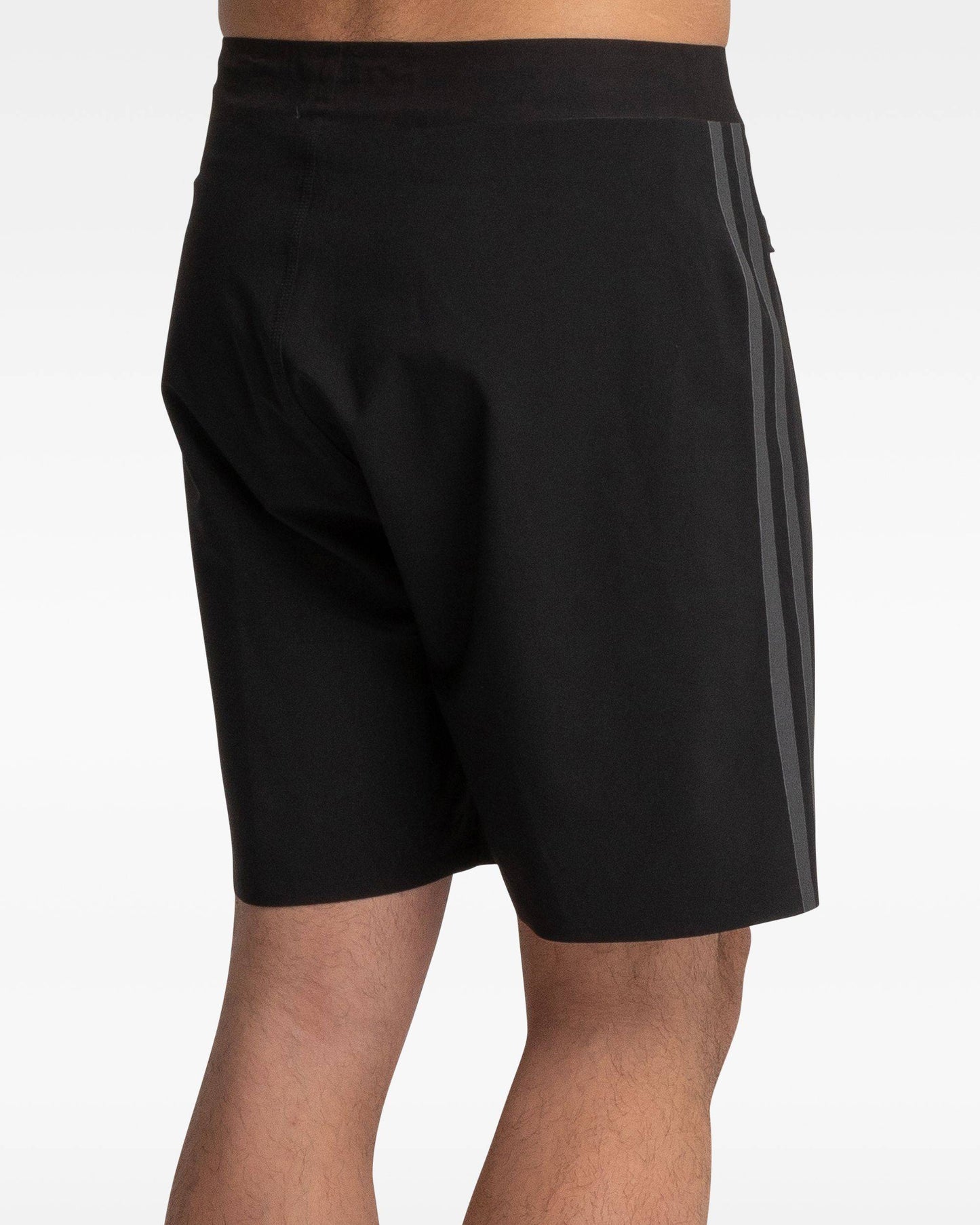 PHANTOM ALPHA BOARDSHORT - BLACK