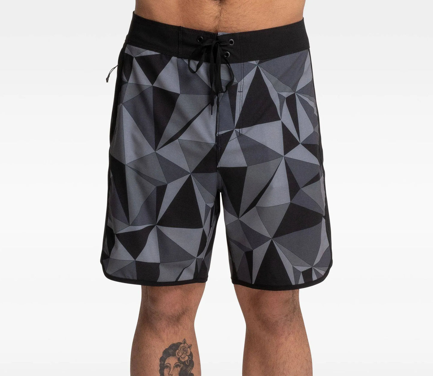 PHANTOM SWEEP GEO BOARDSHORT - BLACK