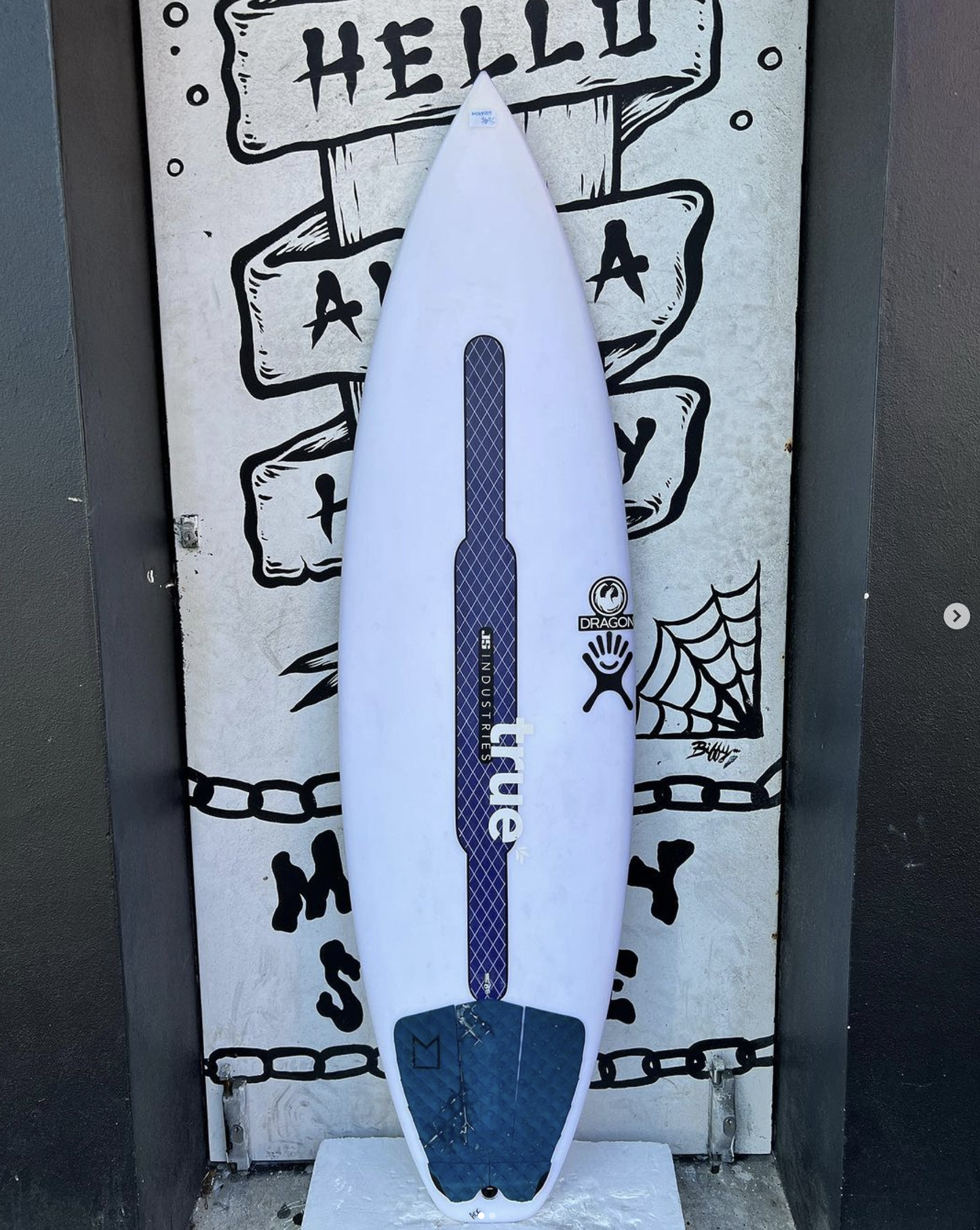 USED - 5'9 JS INFINITI (AUS MADE HYFI) 26.3L