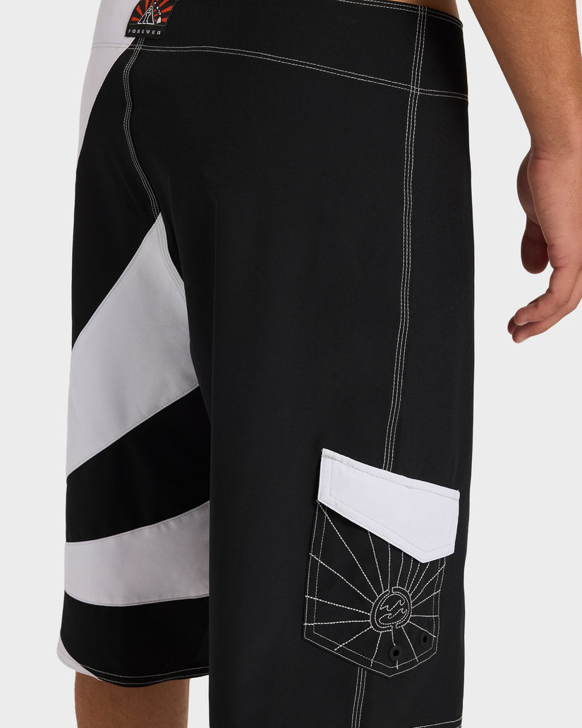Billabong Mens A.I. Rising Sun Pro 22" Boardshort - Black White