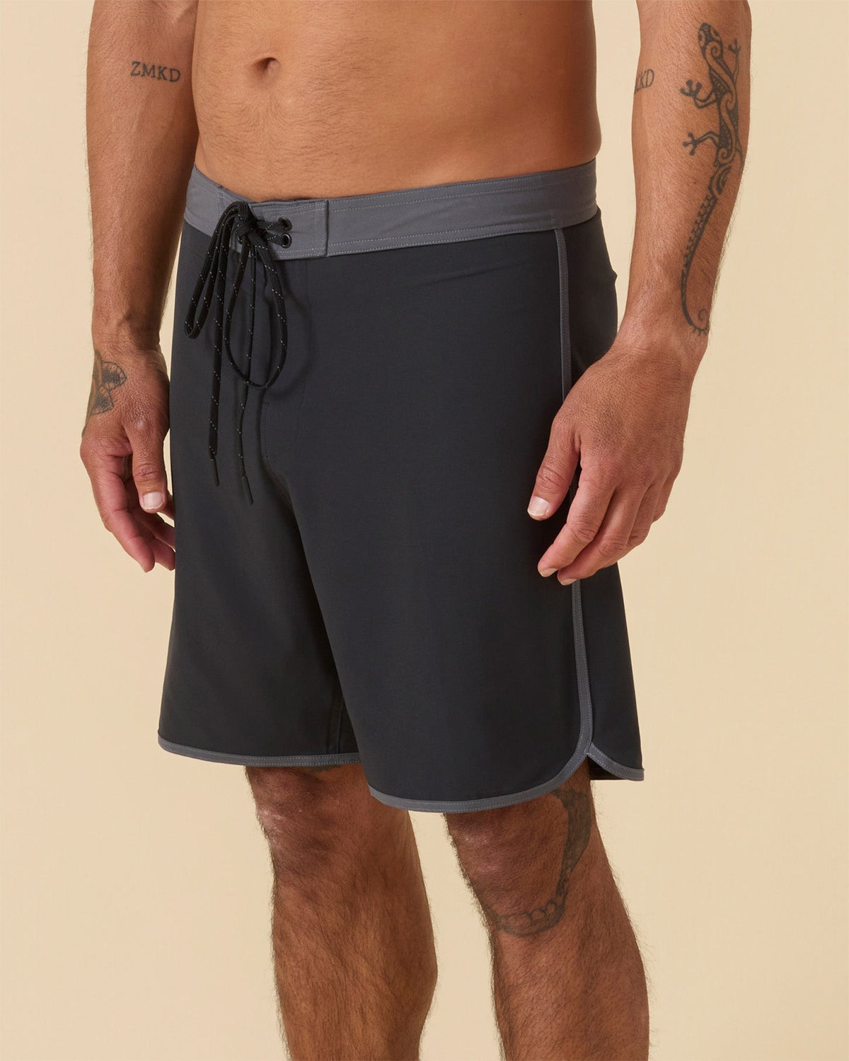 Outerknown All Time Scallop 18" Trunk - Bright Black