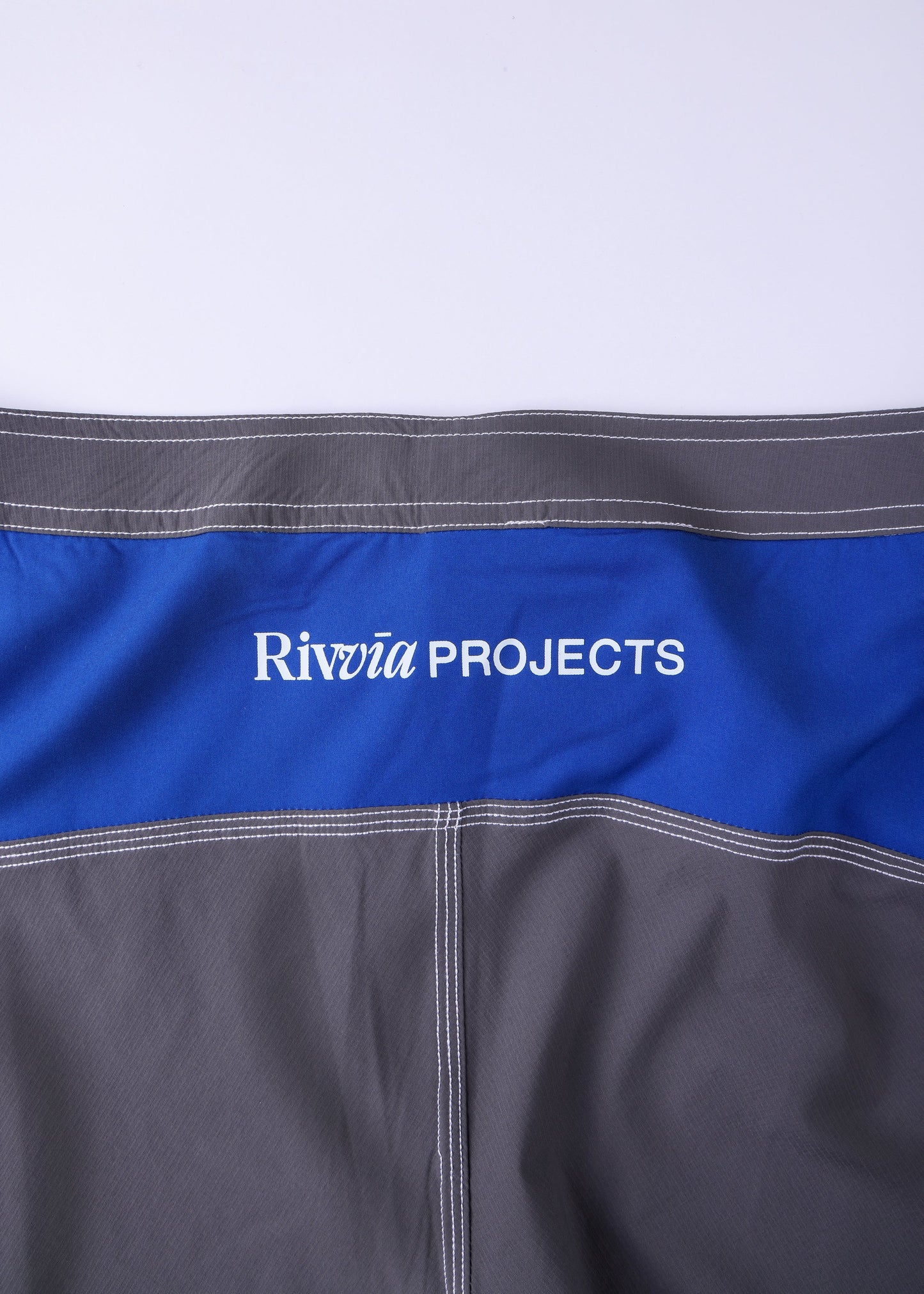 Rivvia Frequency 21" Trunk - Grey