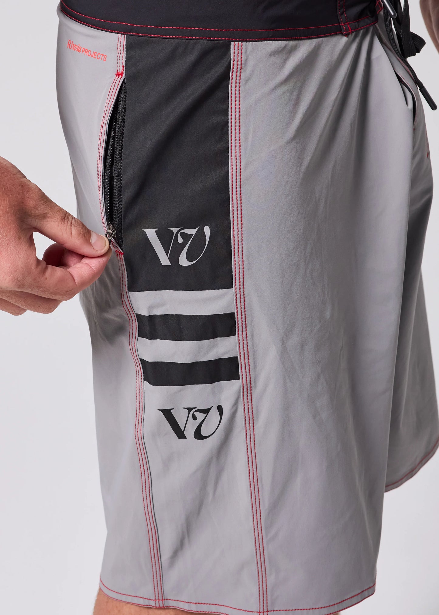 Rivvia Disclosure 20" Trunk - Grey