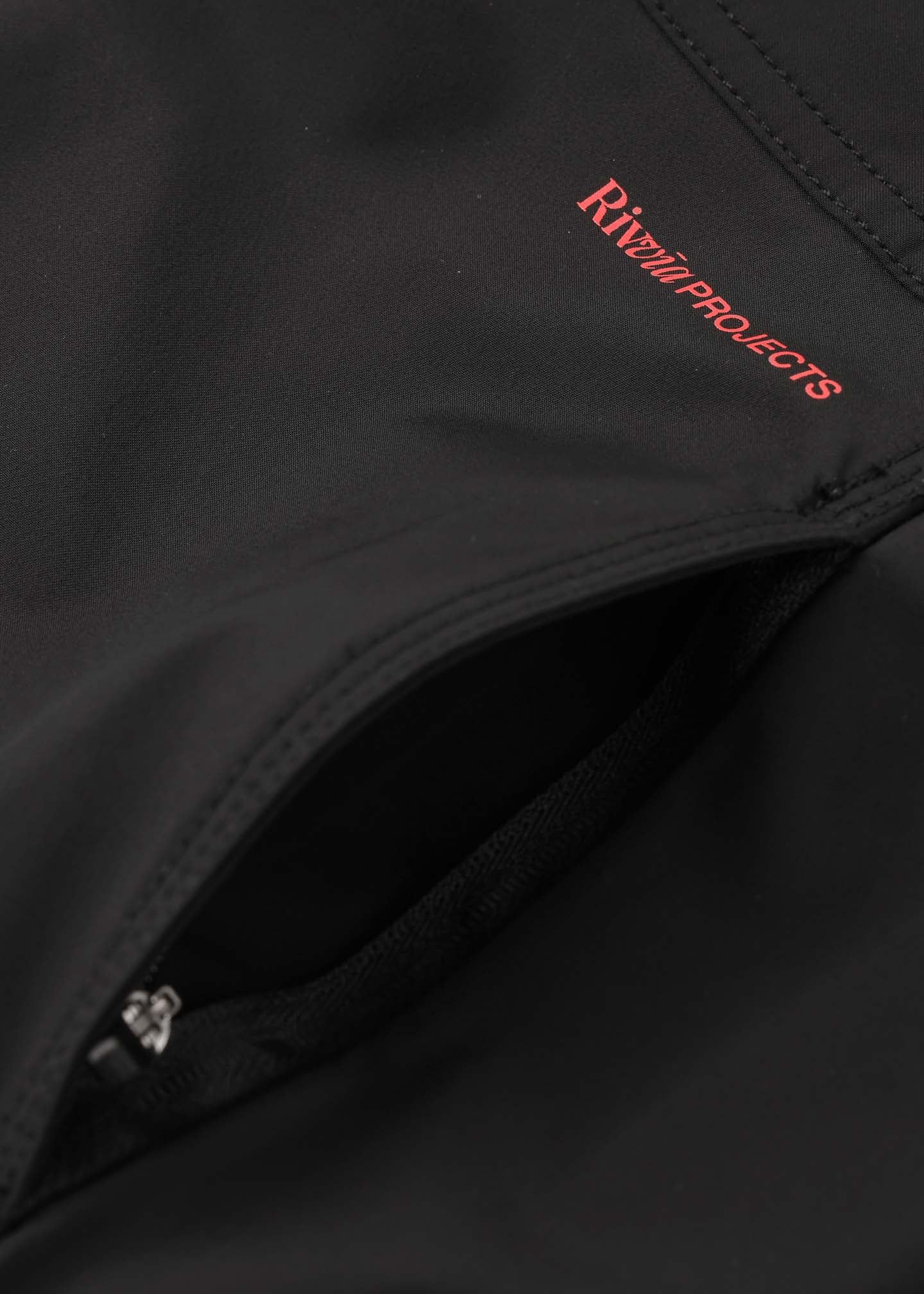 Rivvia Disclosure 19" Prosperity Trunk - Black
