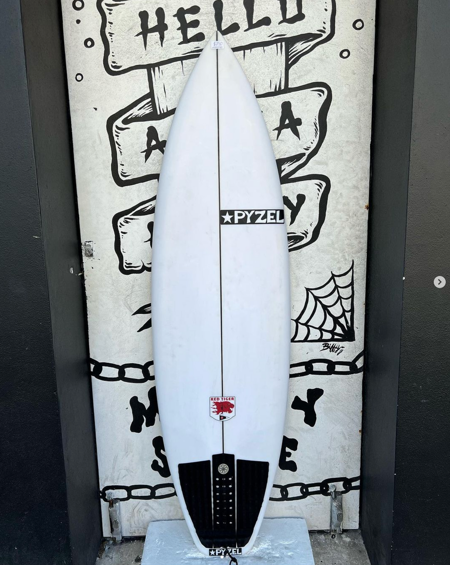 USED - 5'9 RED TIGER (27.5L)