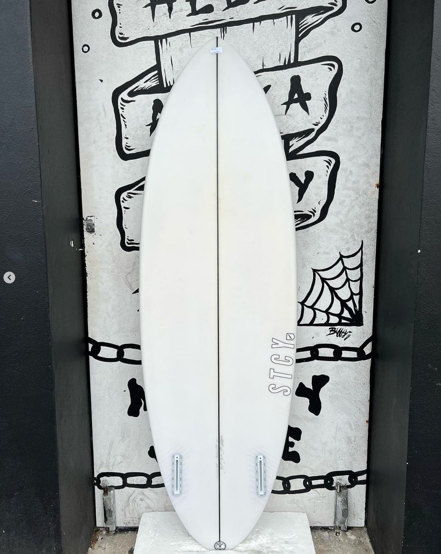 USED - 5'6 BULLET TWIN (28.5L)