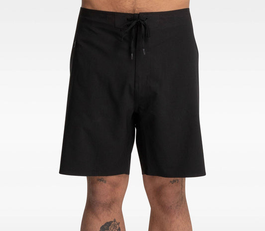 PHANTOM ALPHA BOARDSHORT - BLACK