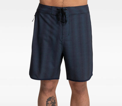 PHANTOM SWEEP LINER BOARDSHORT - TOTAL ECLIPSE
