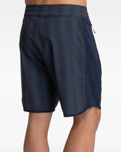 PHANTOM SWEEP LINER BOARDSHORT - TOTAL ECLIPSE