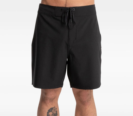 PHANTOM STAPLE BOARDSHORT - BLACK