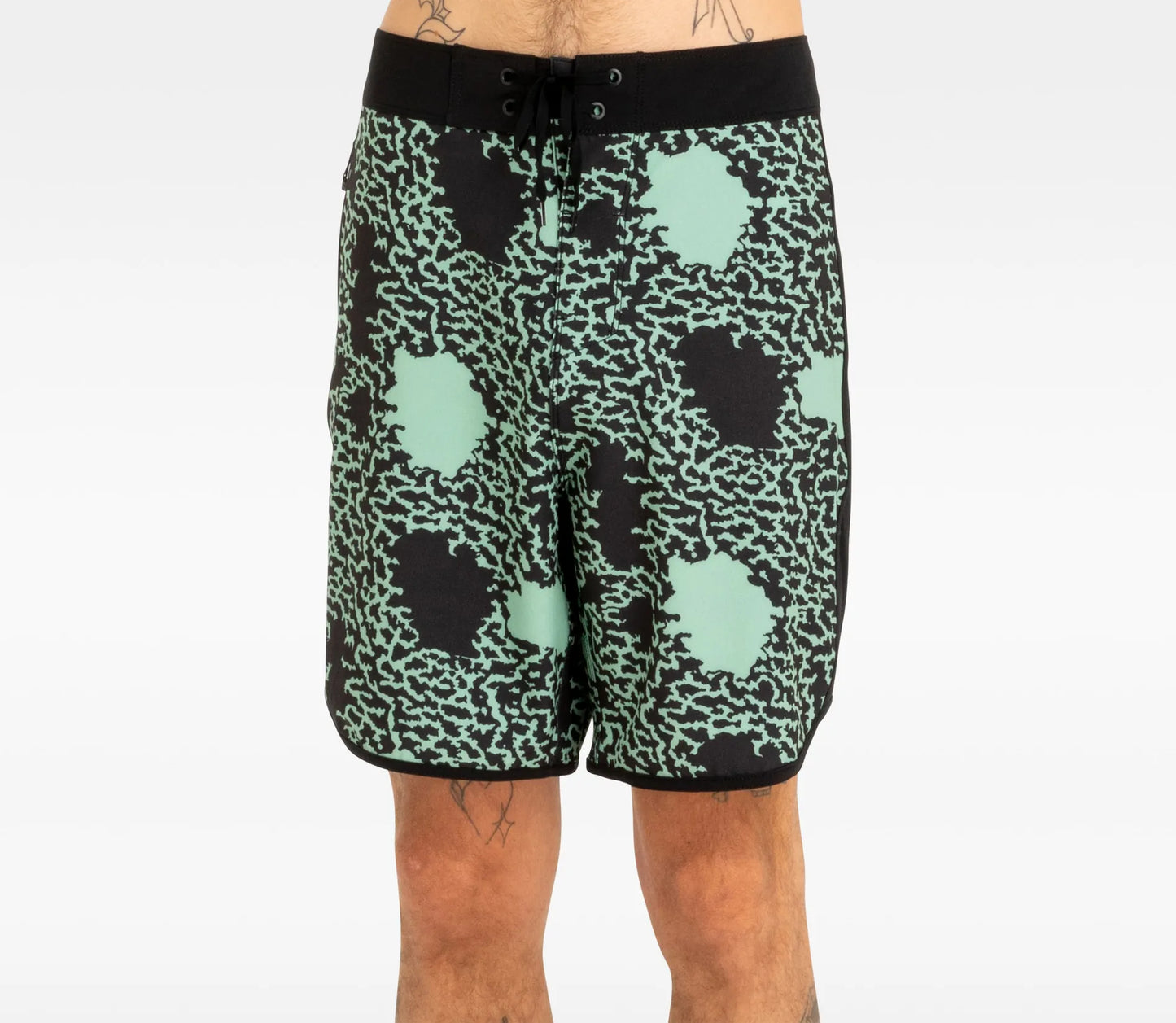 PHANTOM SWEEP NOISE BOARDSHORT