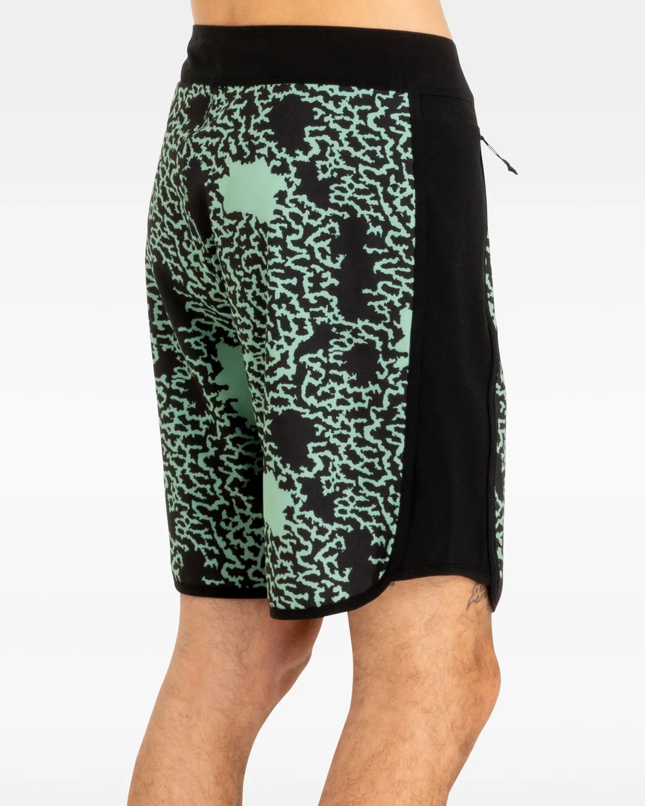 PHANTOM SWEEP NOISE BOARDSHORT