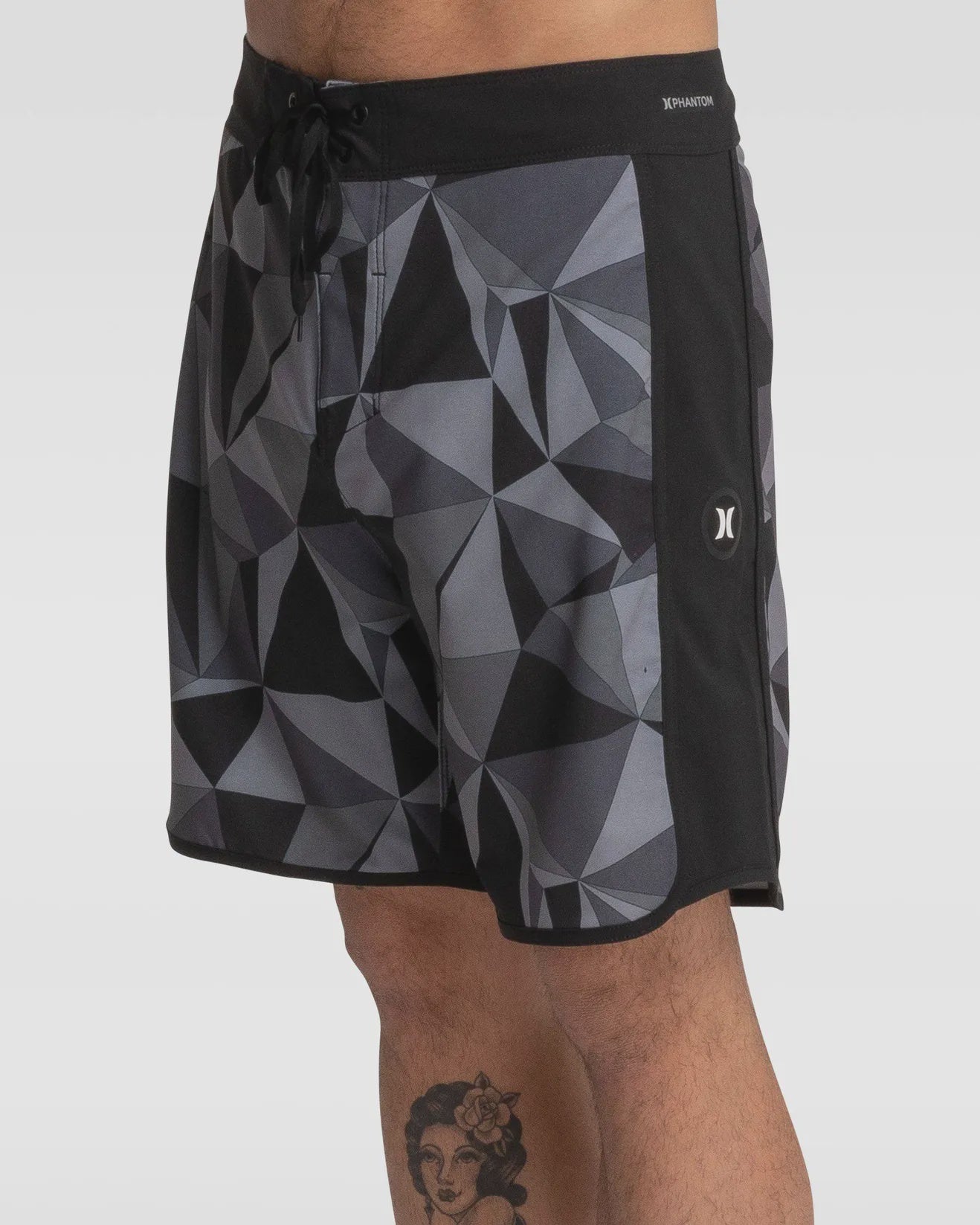 PHANTOM SWEEP GEO BOARDSHORT - BLACK